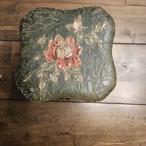 Victorian Collar Box